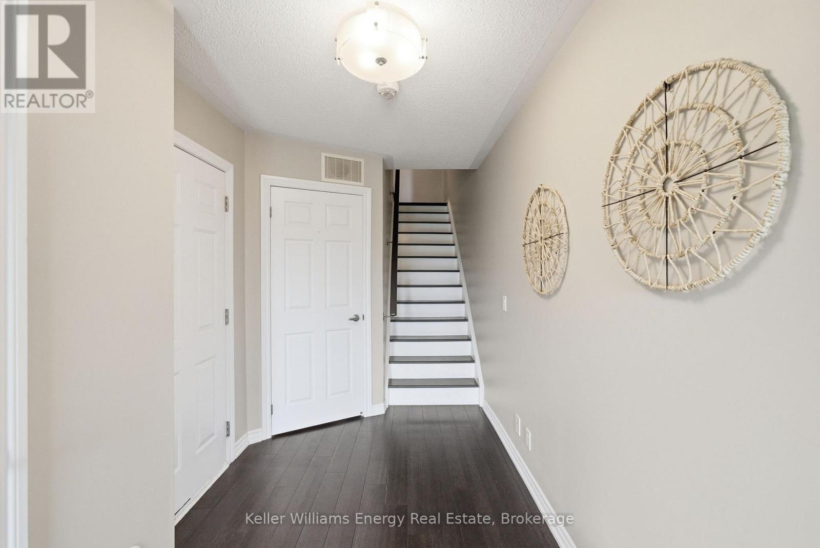 98 Tabaret Crescent Property Photo 3