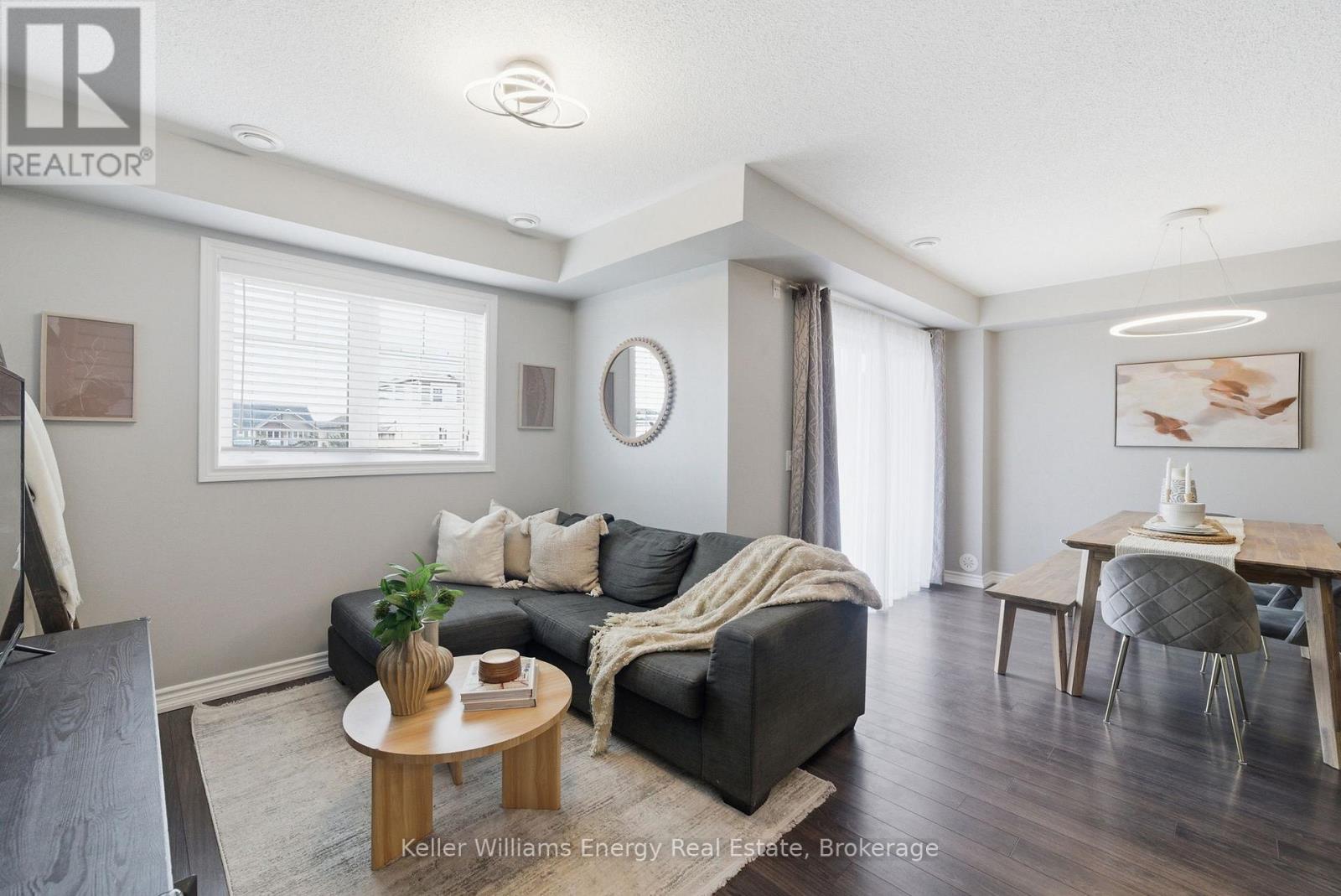 98 Tabaret Crescent Property Photo 4