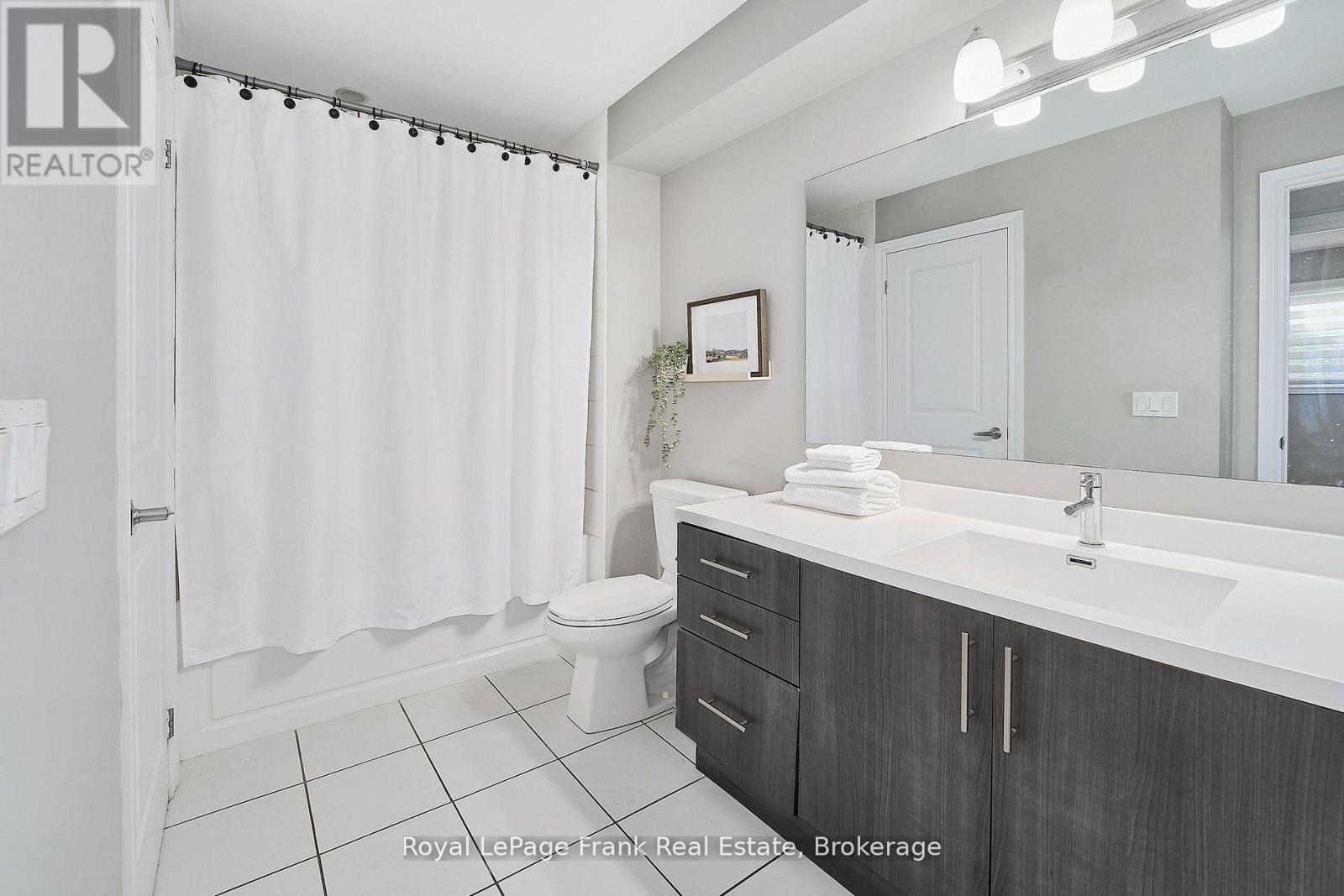 127 - 2500 Hill Rise Court Property Photo 19