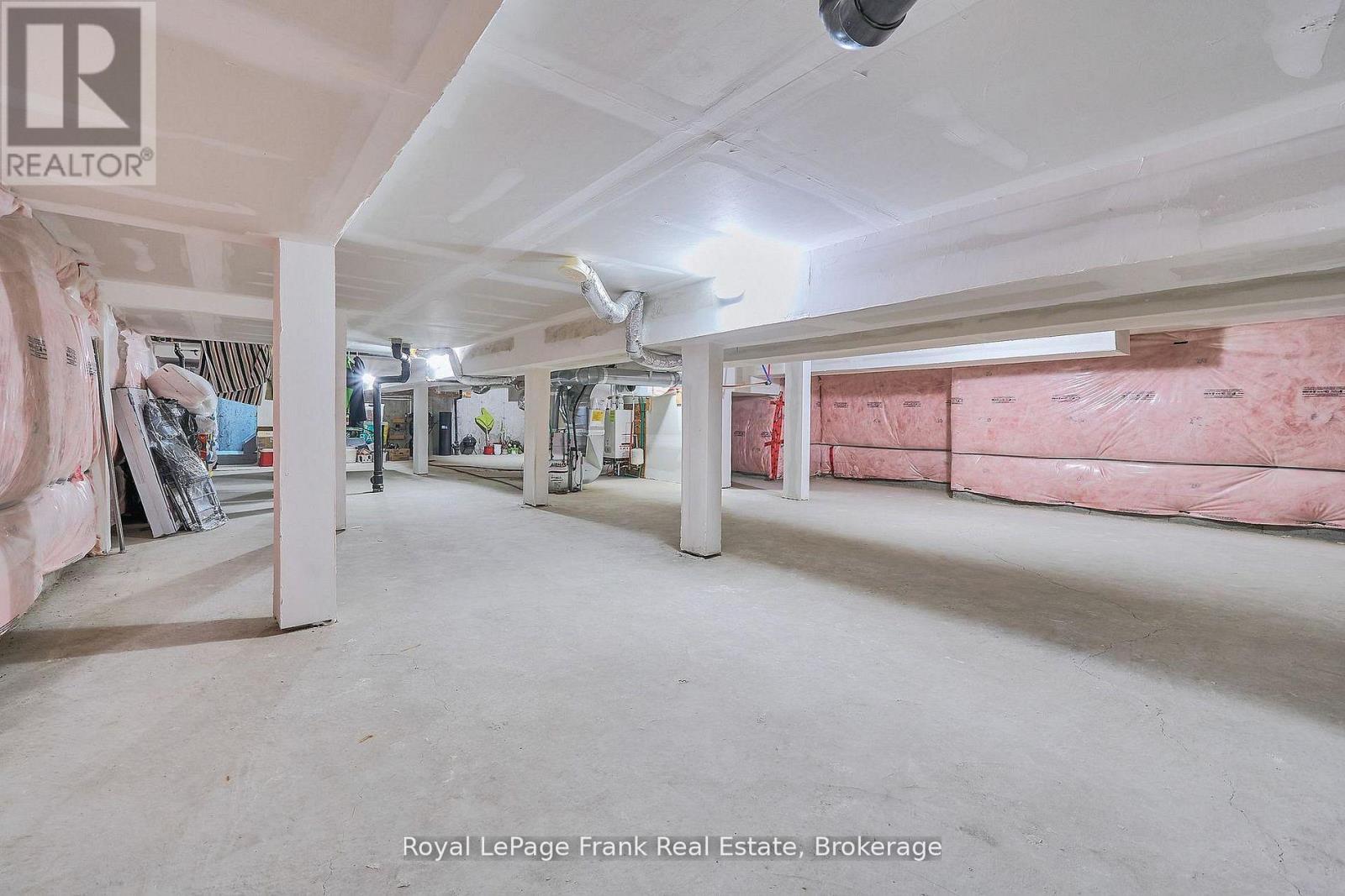 127 - 2500 Hill Rise Court Property Photo 27