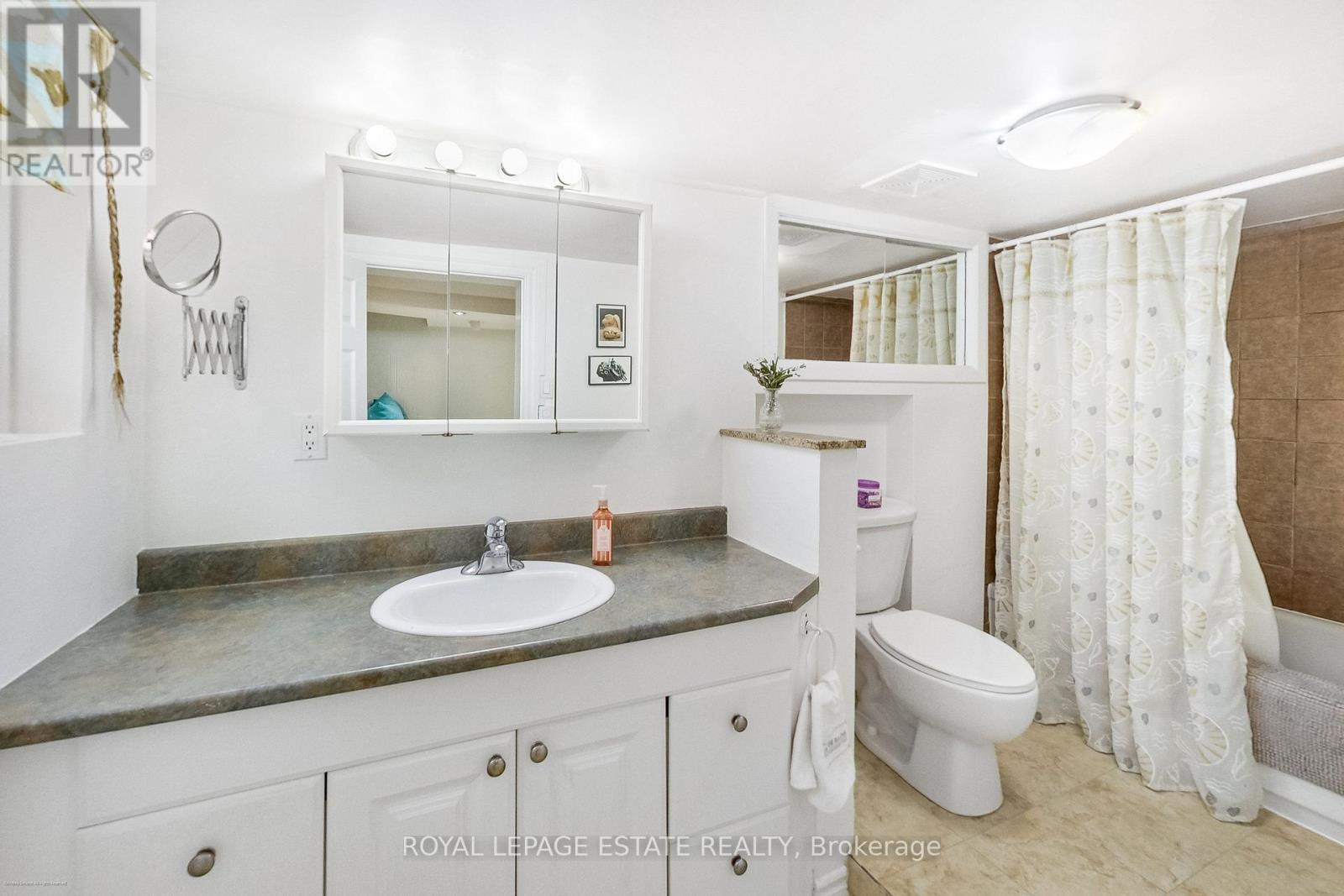 Bsmt - 4 Linton Avenue Property Photo 5