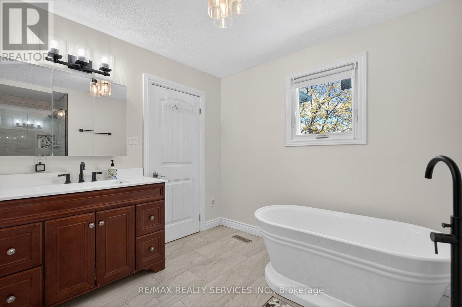 2 Dunbar Drive Property Photo 26
