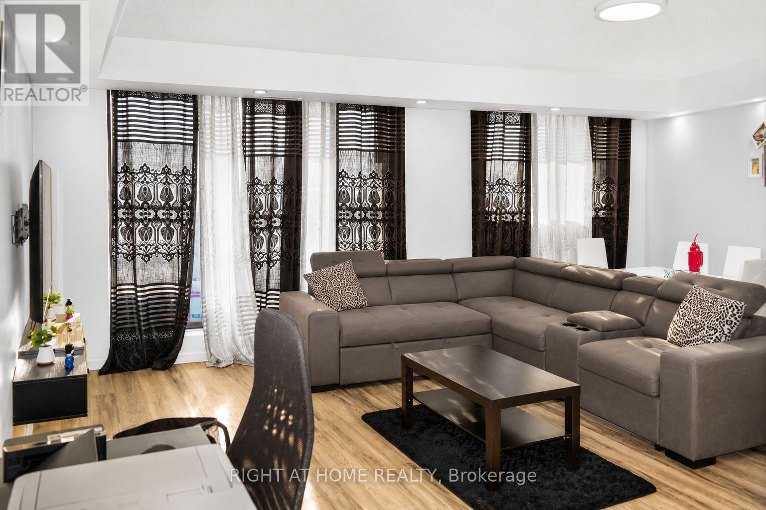 1501 - 757 Victoria Park Avenue Property Photo 2