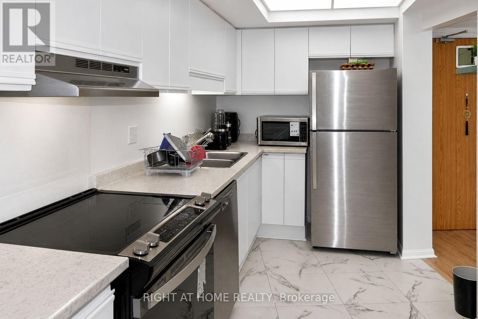 1501 - 757 Victoria Park Avenue Property Photo 3