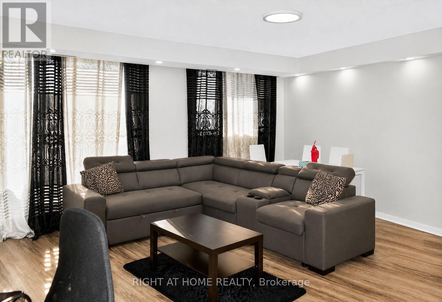1501 - 757 Victoria Park Avenue Property Photo 4