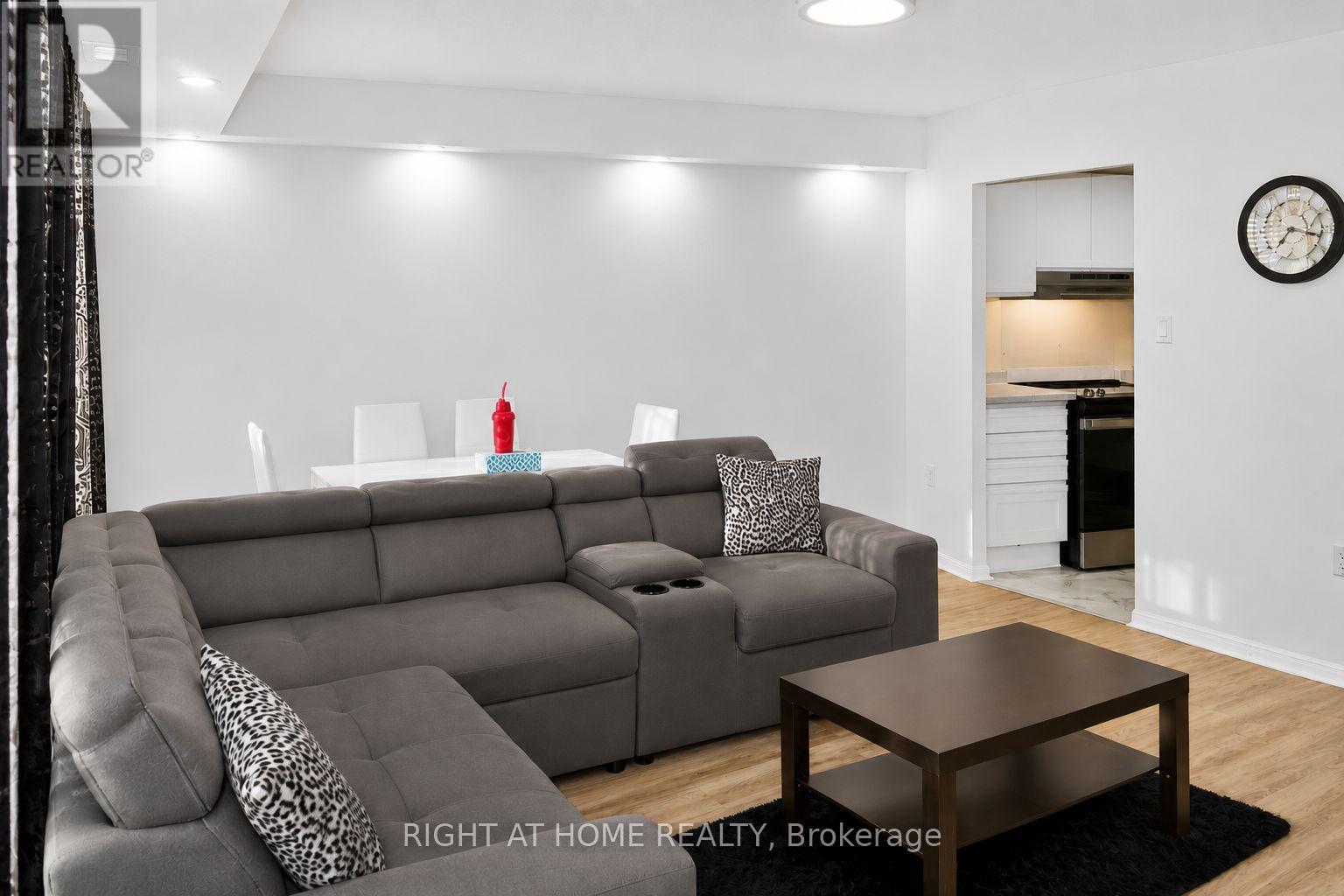 1501 - 757 Victoria Park Avenue Property Photo 6