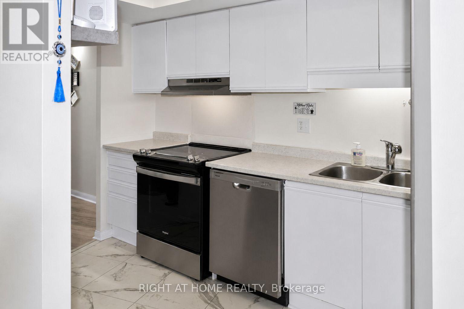 1501 - 757 Victoria Park Avenue Property Photo 7