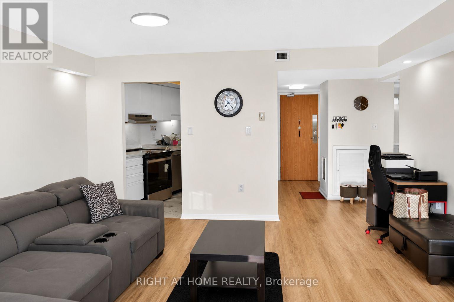 1501 - 757 Victoria Park Avenue Property Photo 8