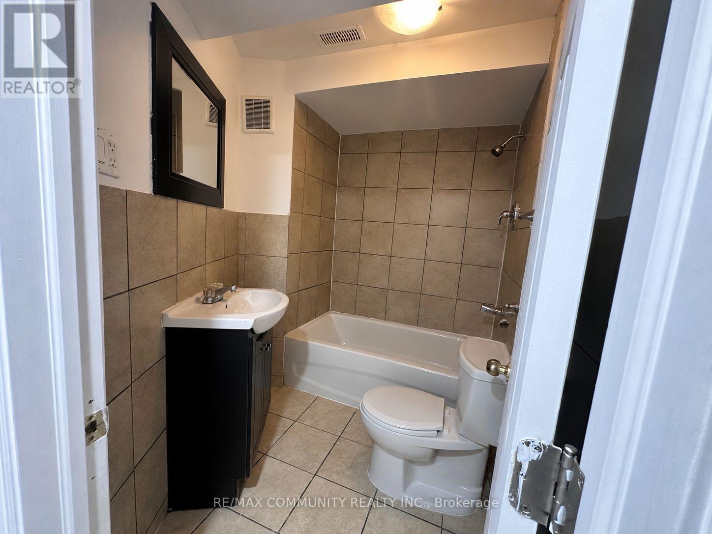 18 Hearth Place Property Photo 16