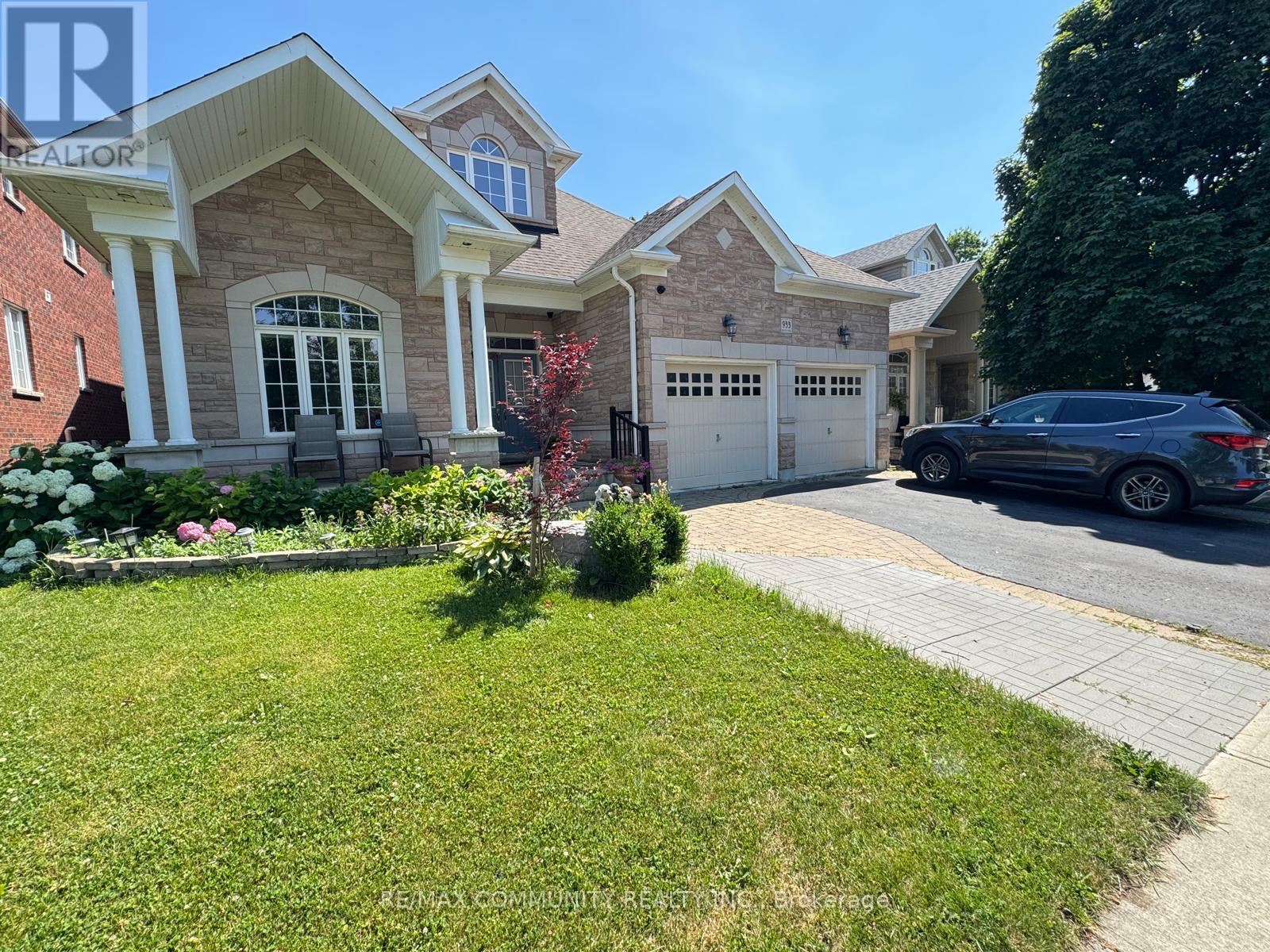933 RED DEER AVENUE