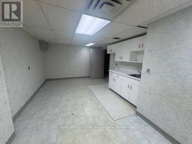 2 King Street E Property Photo 7