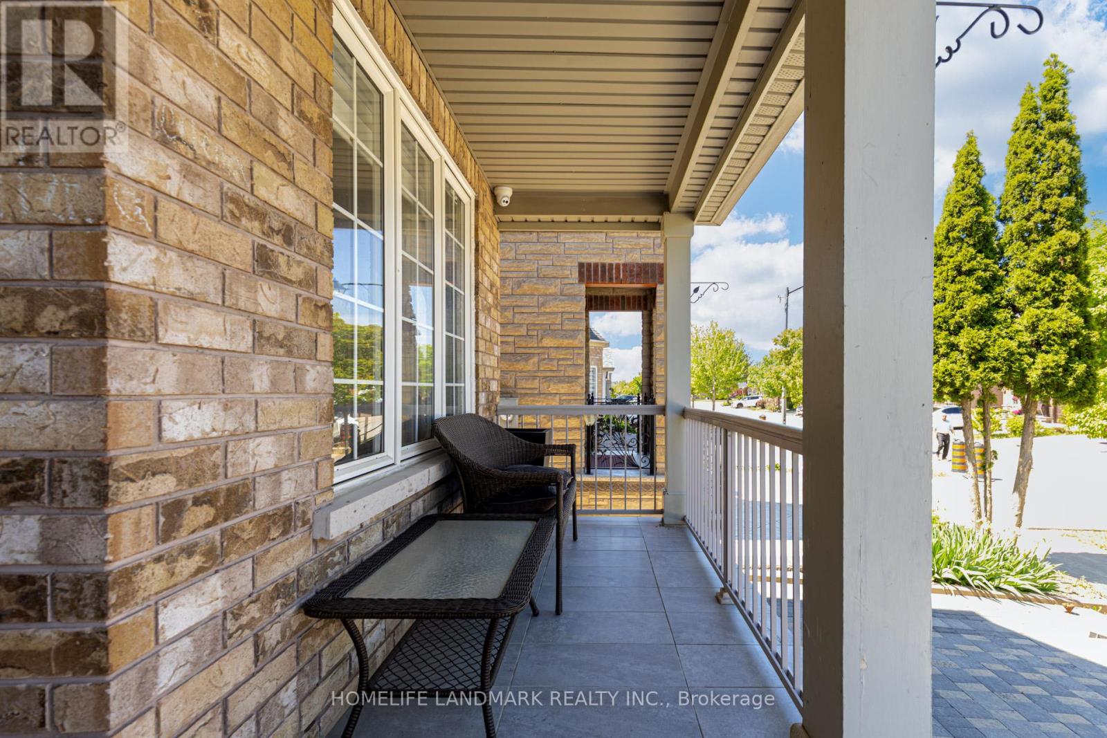 111 Knowles Drive Property Photo 3