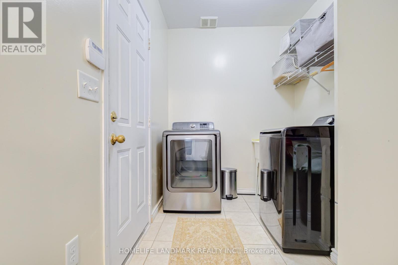 111 Knowles Drive Property Photo 17