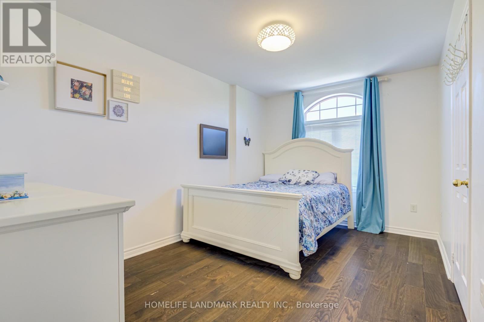 111 Knowles Drive Property Photo 24