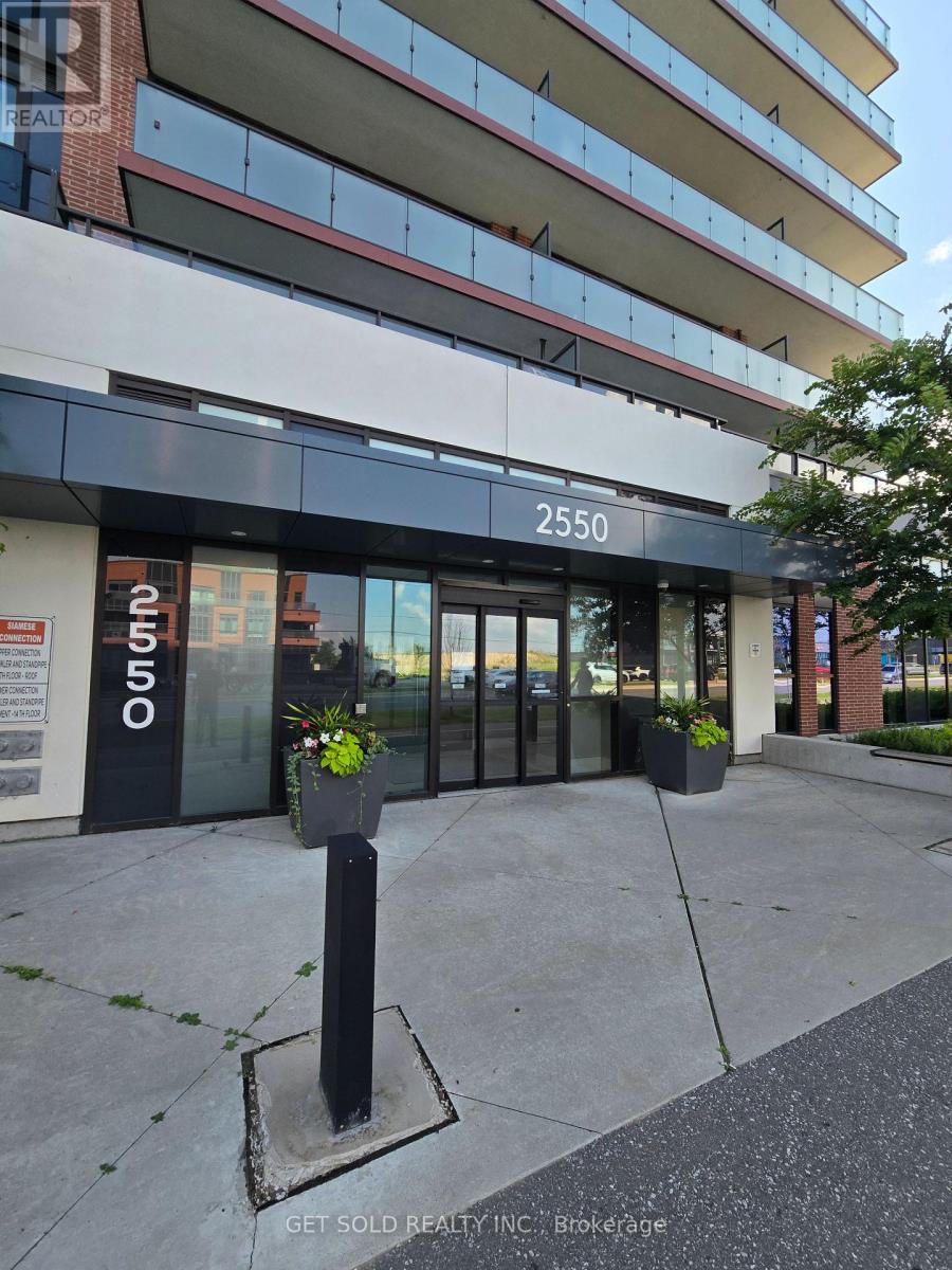 1917 - 2550 Simcoe Street N Property Photo 3