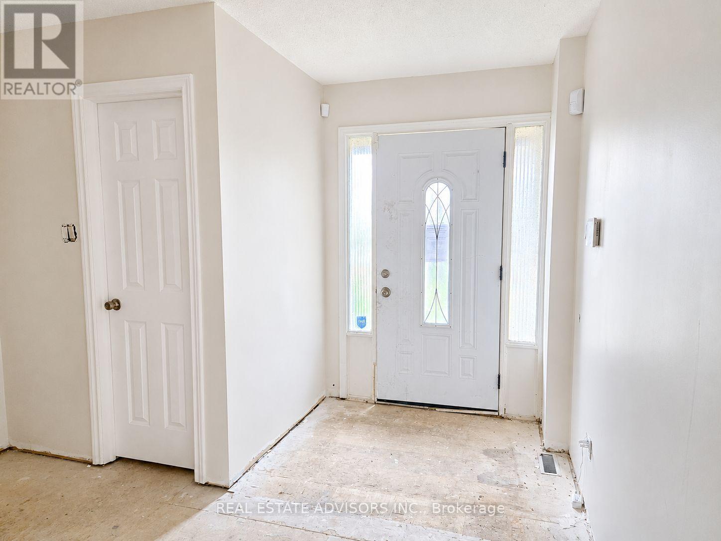 238 Braymore Boulevard Property Photo 4