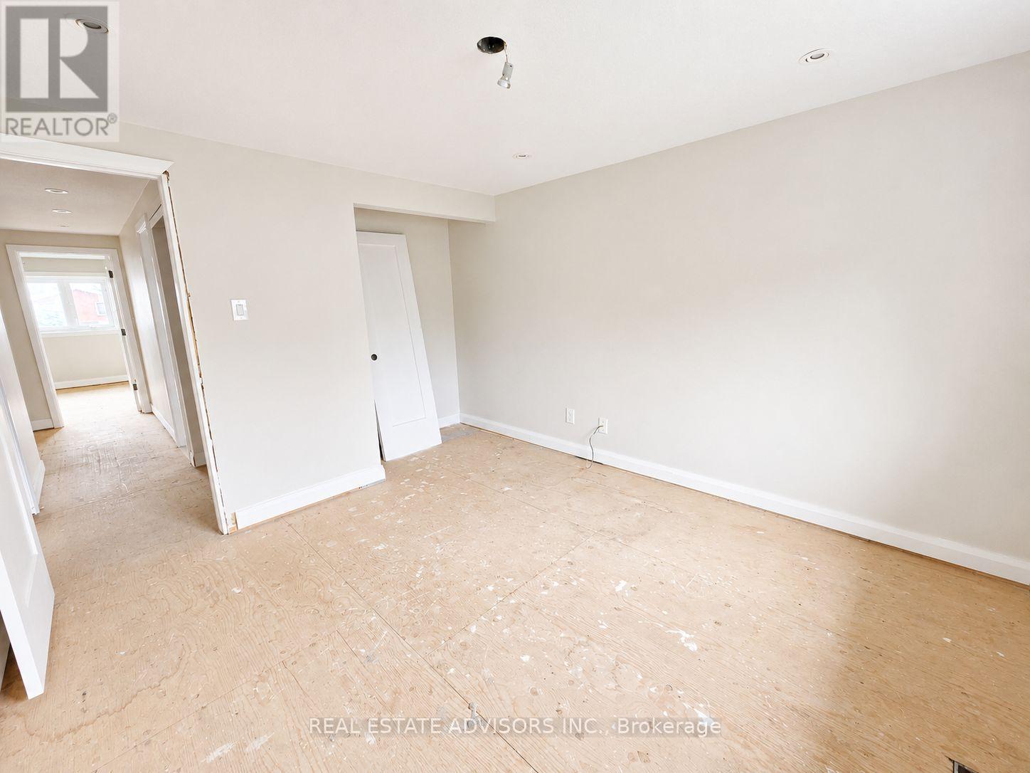 238 Braymore Boulevard Property Photo 14