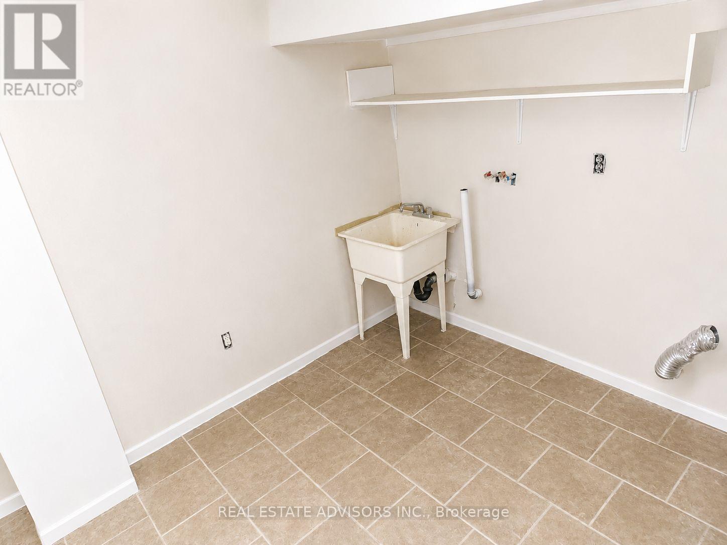238 Braymore Boulevard Property Photo 17