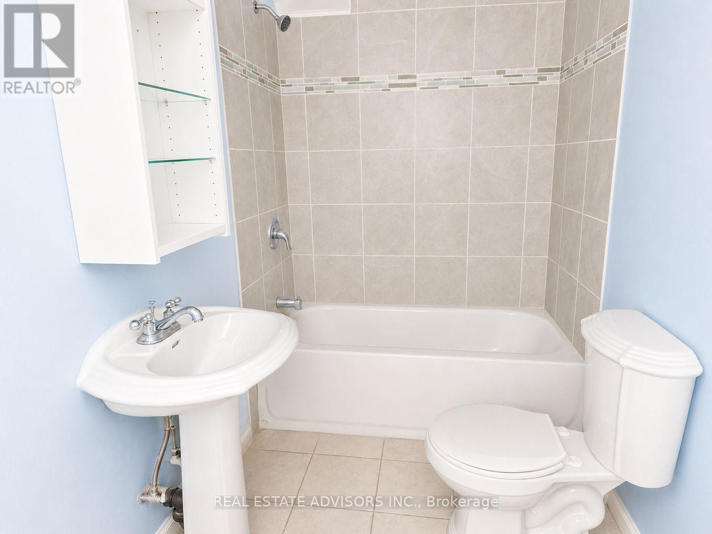 238 Braymore Boulevard Property Photo 18