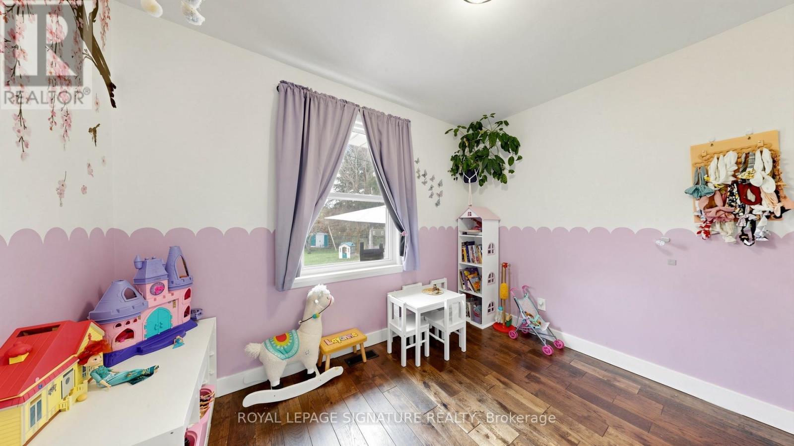 33 Neapolitan Drive Property Photo 17