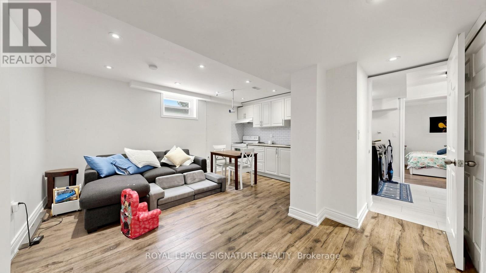 33 Neapolitan Drive Property Photo 25