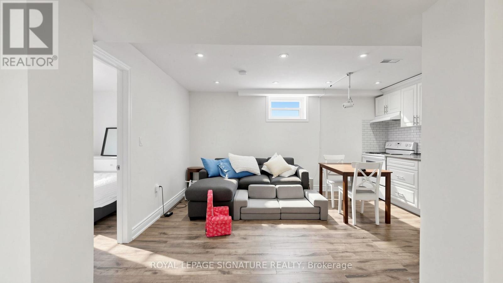33 Neapolitan Drive Property Photo 26