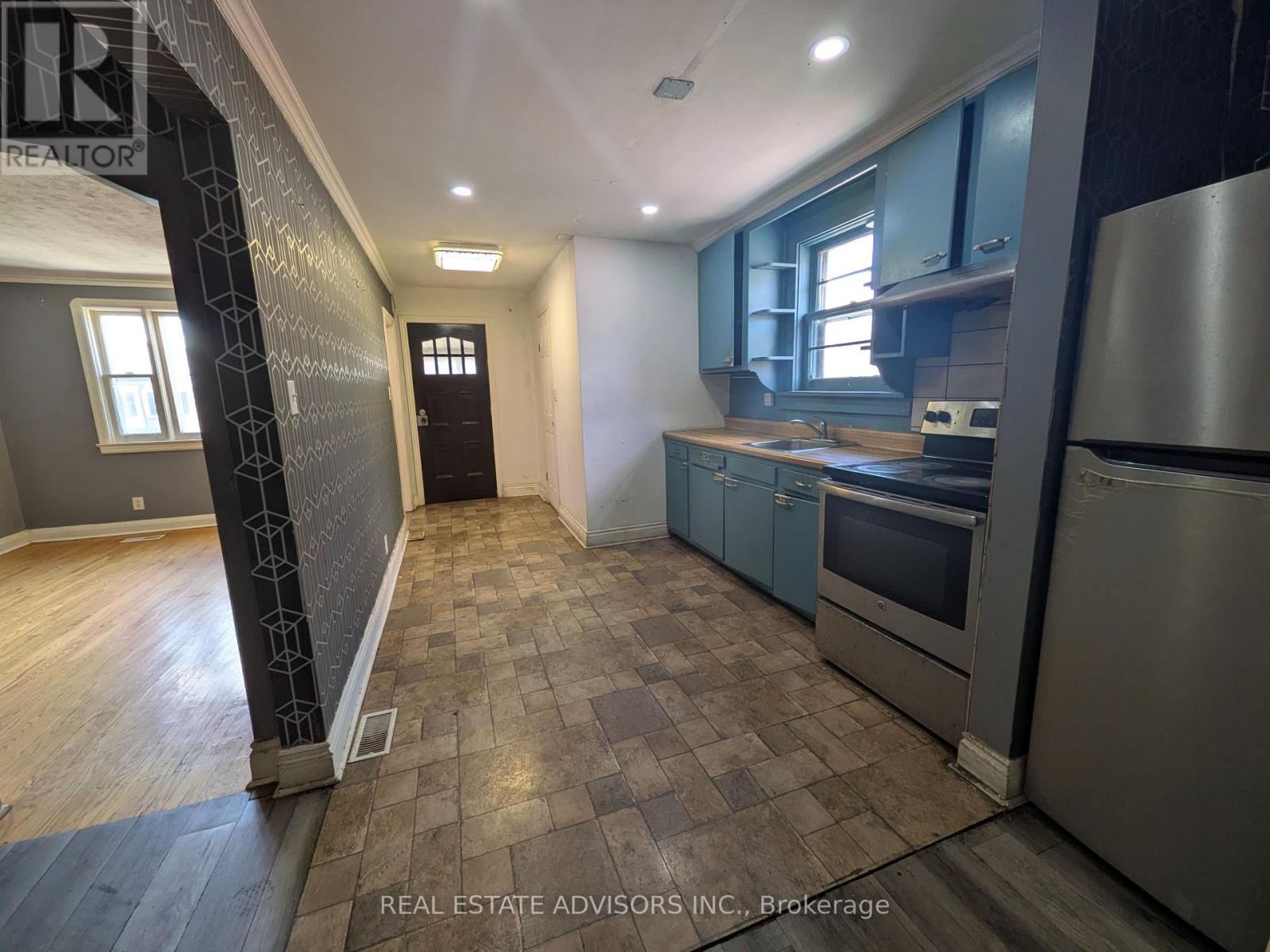 45 Pitt Avenue Property Photo 5