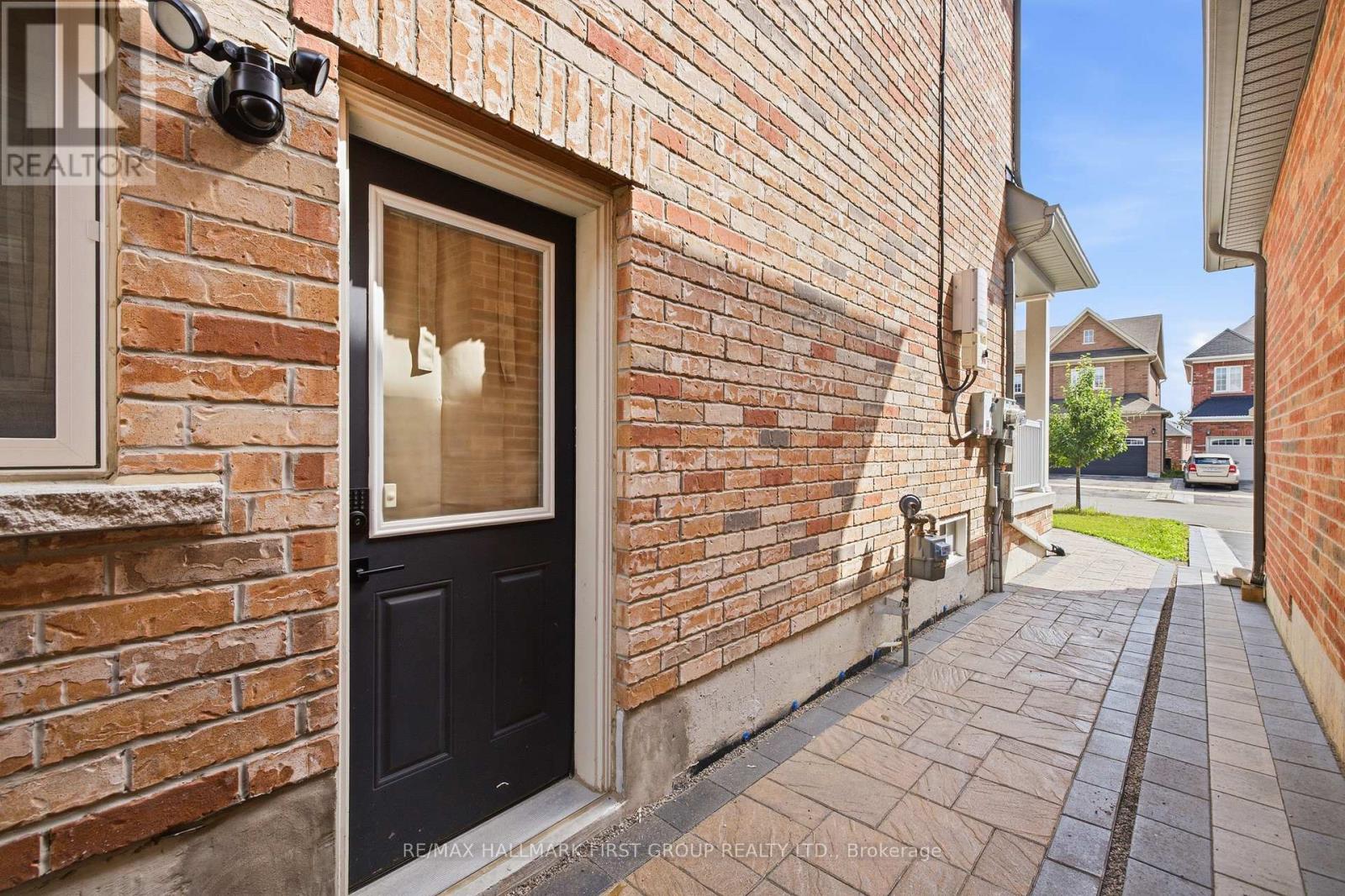 527 Halo Street Property Photo 2