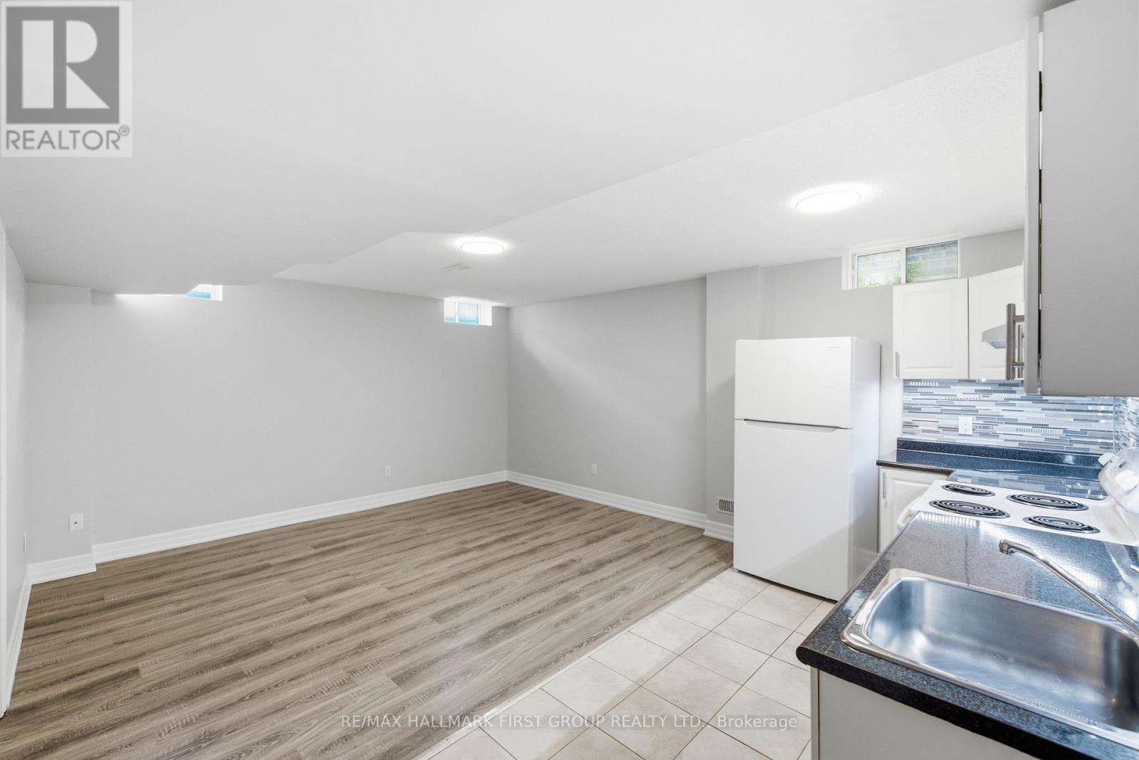 527 Halo Street Property Photo 5