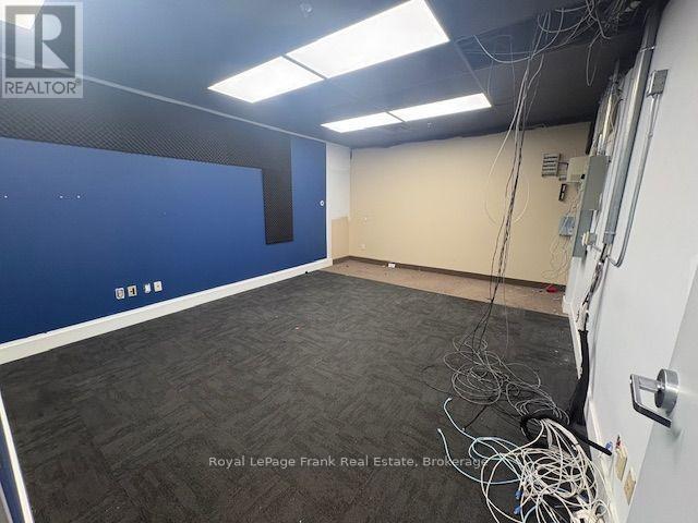 202 - 701 Rossland Road E Property Photo 6