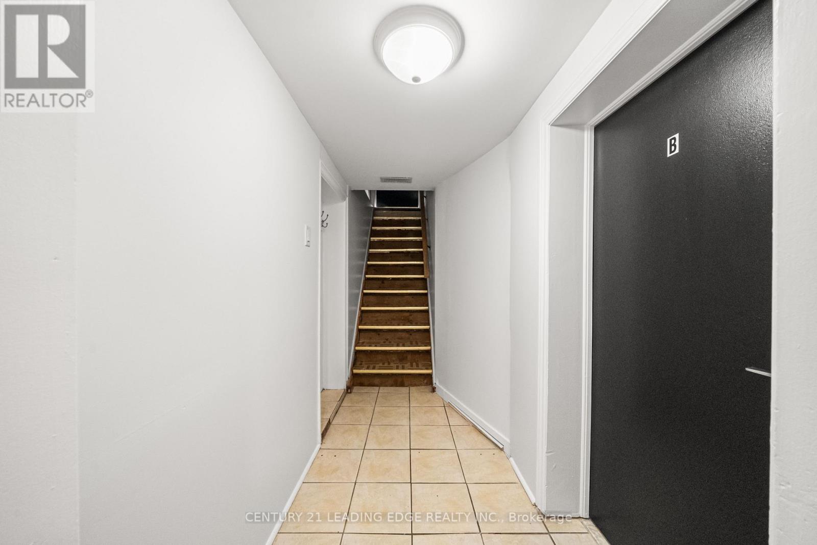 Unit B - 620 Birchmount Road Property Photo 3