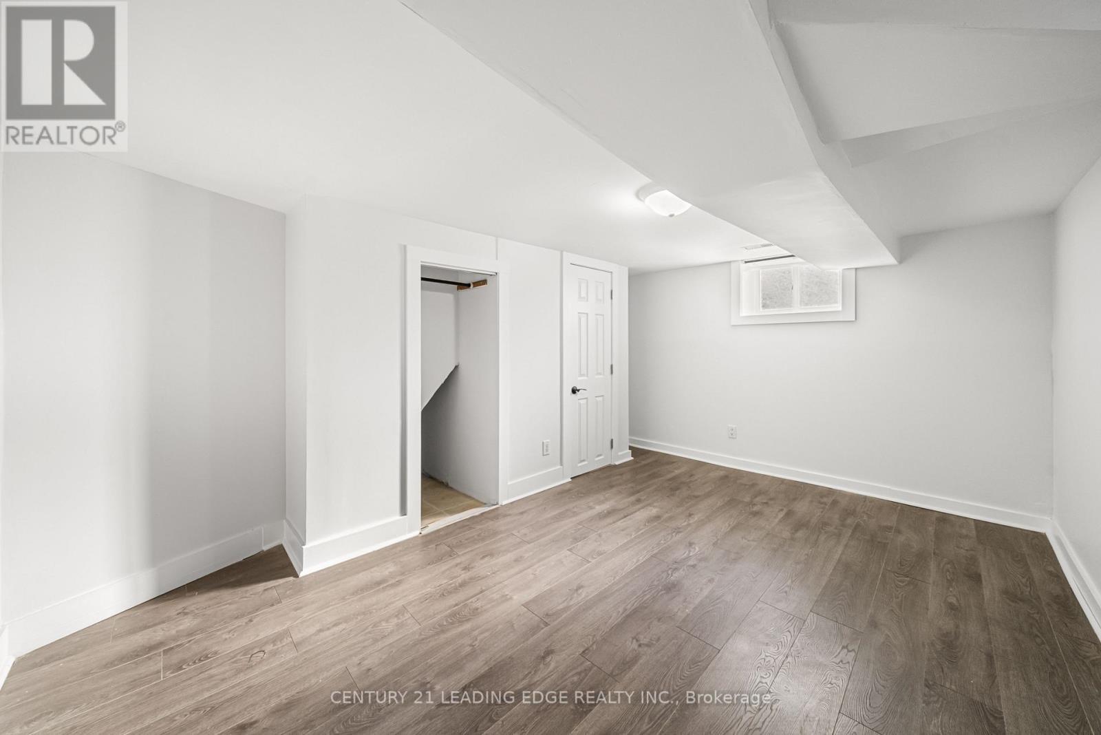 Unit B - 620 Birchmount Road Property Photo 8
