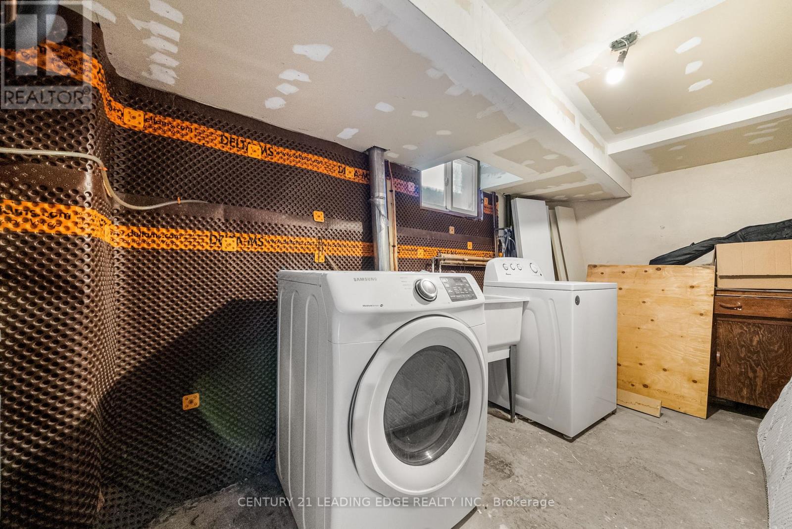 Unit B - 620 Birchmount Road Property Photo 13
