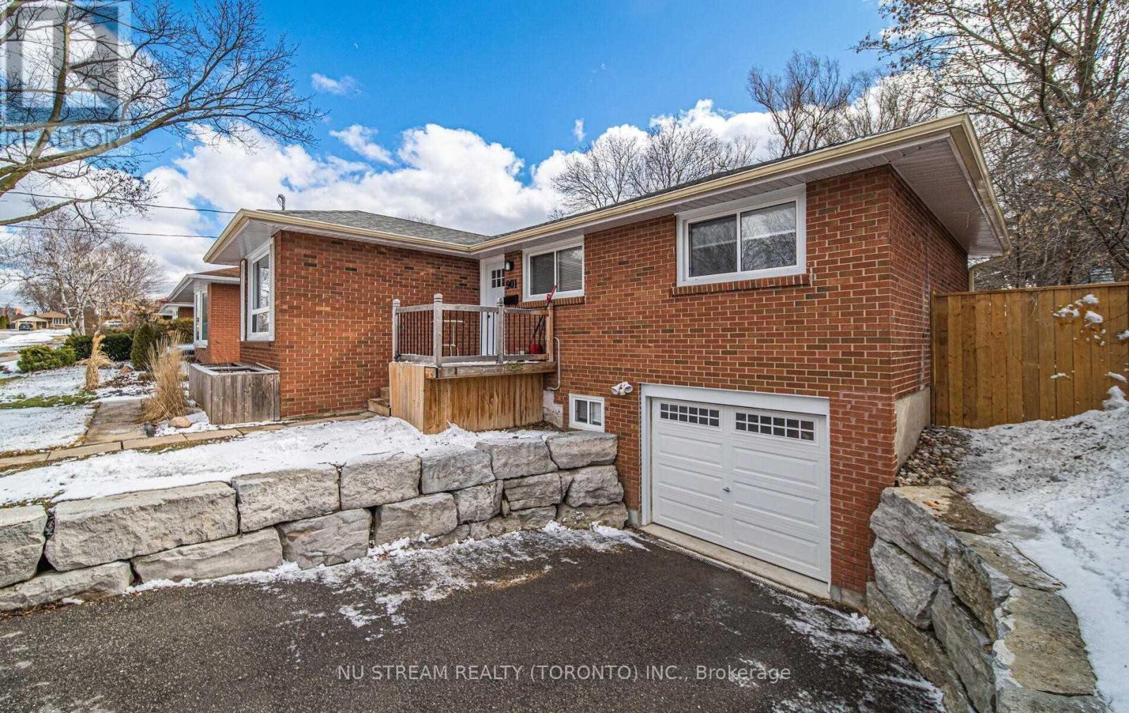 901 LILAC TERRACE Property Photo 1