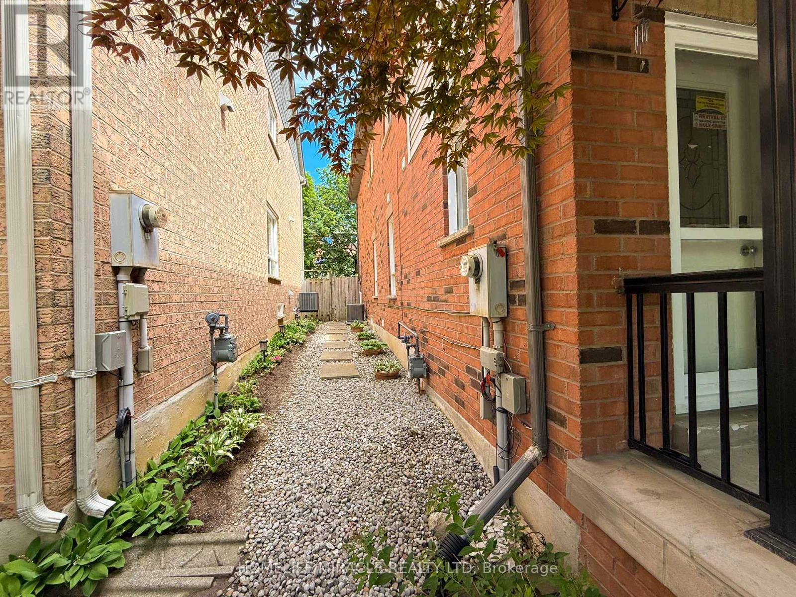 29 Hemans Court Property Photo 8