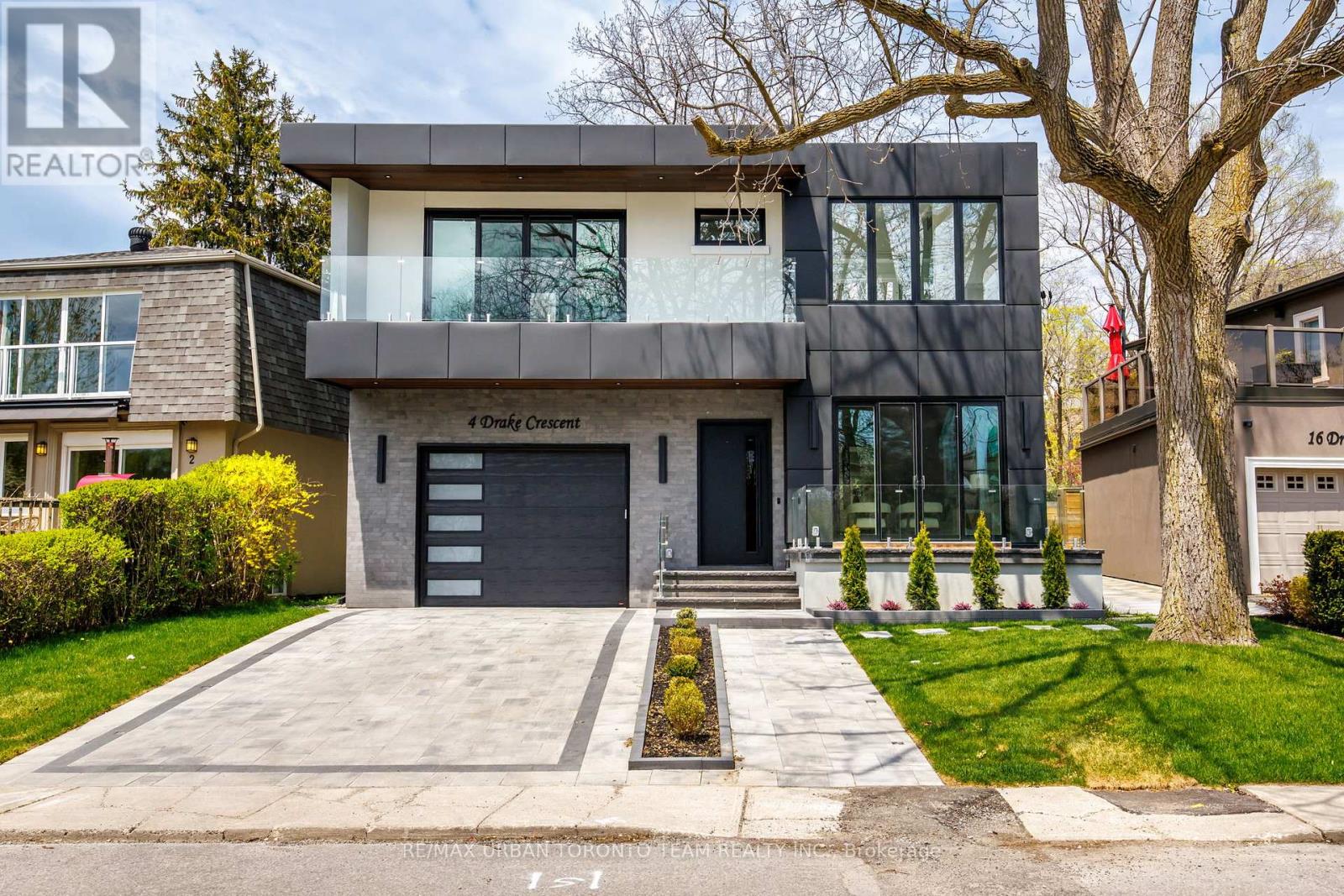 4 Drake Crescent Property Photo 1
