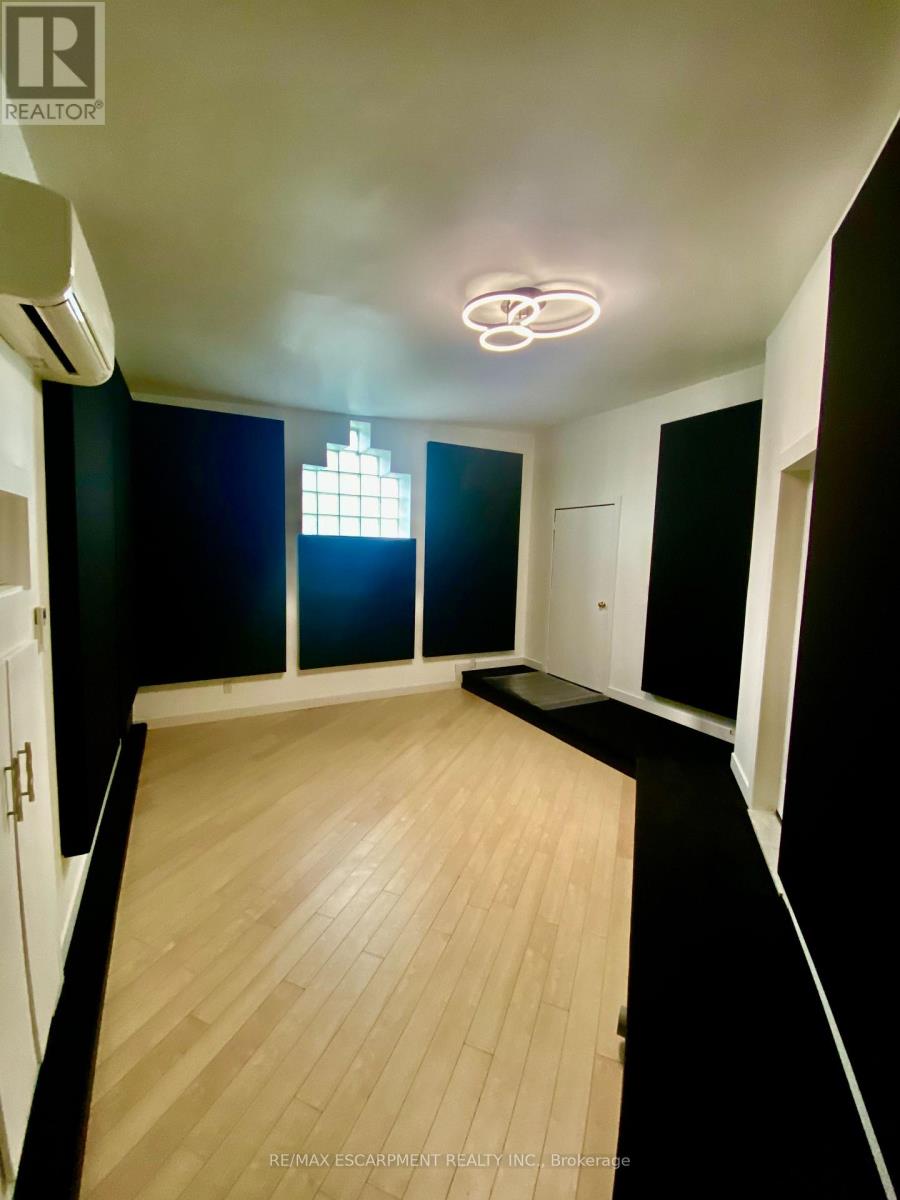 33 Villers Street Property Photo 5
