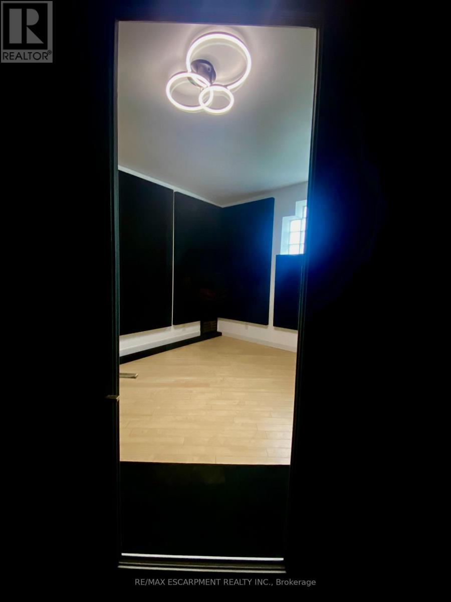 33 Villers Street Property Photo 9