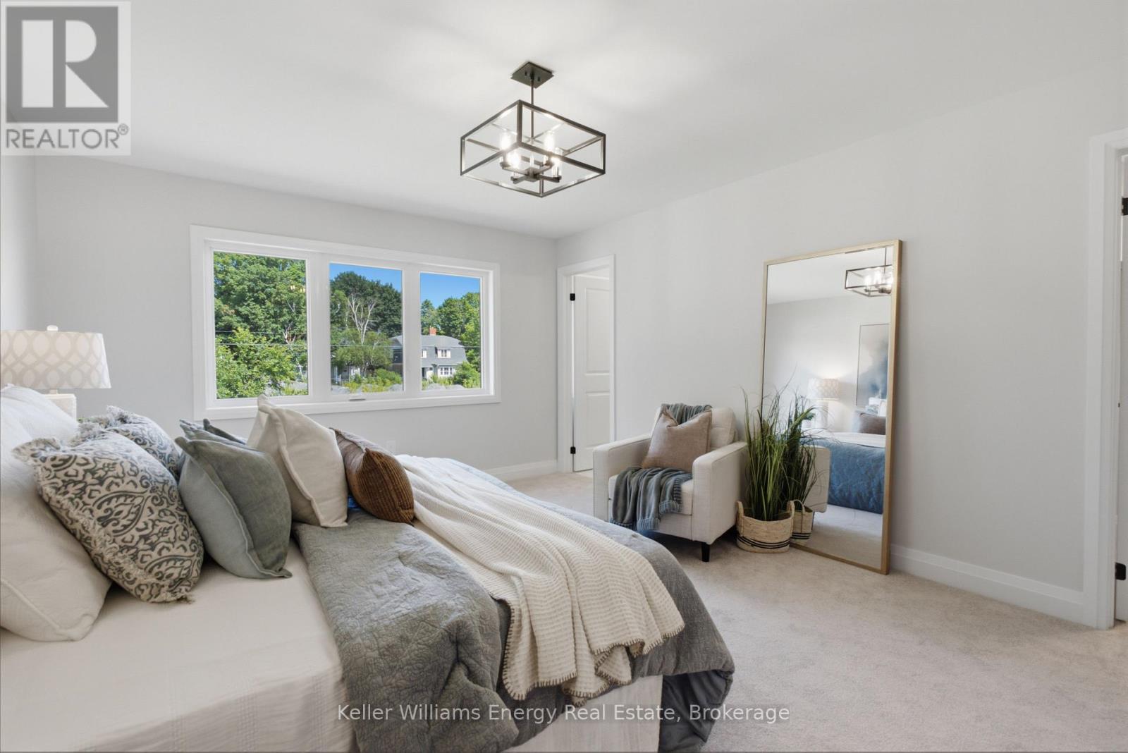 129 Hickory Street N Property Photo 20