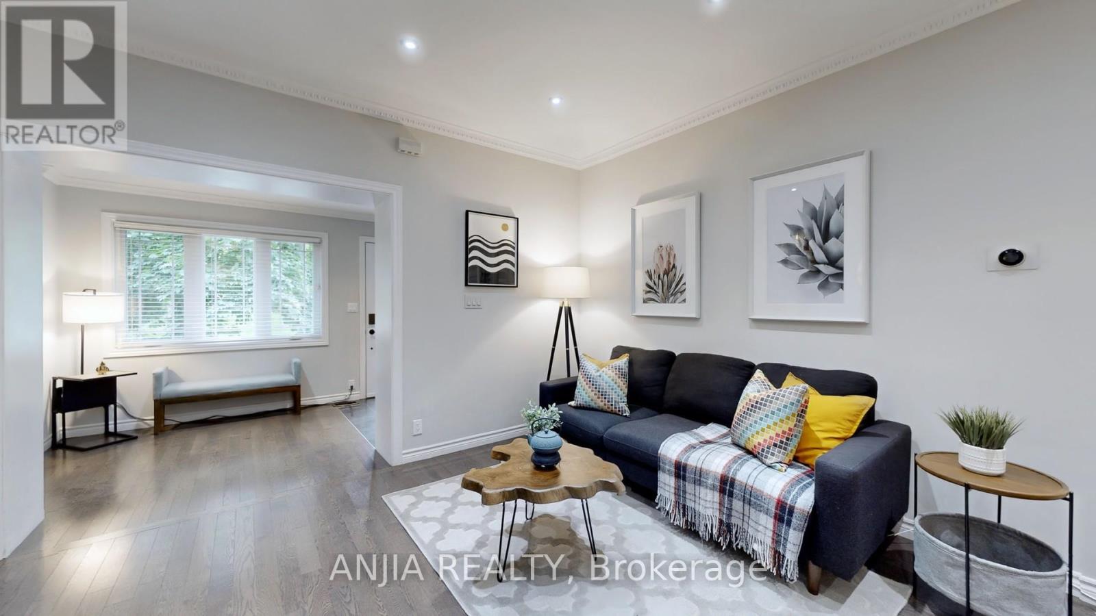 691 Greenwood Avenue Property Photo 7