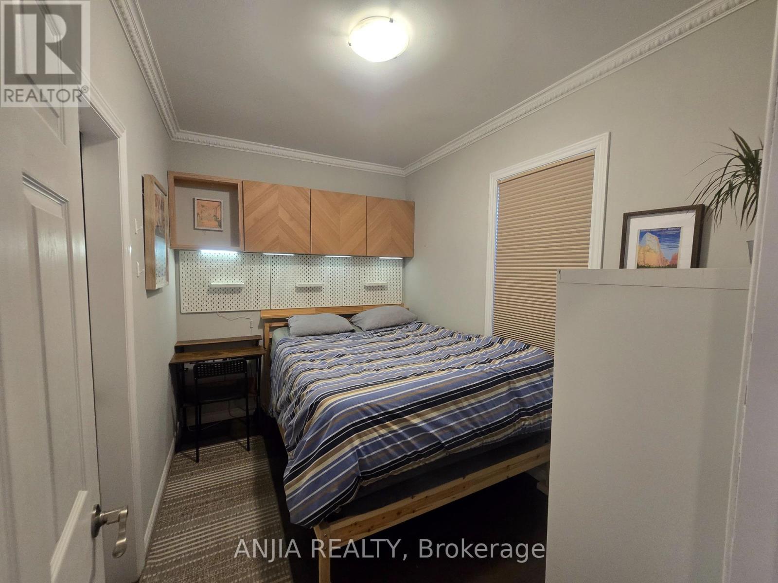 691 Greenwood Avenue Property Photo 11