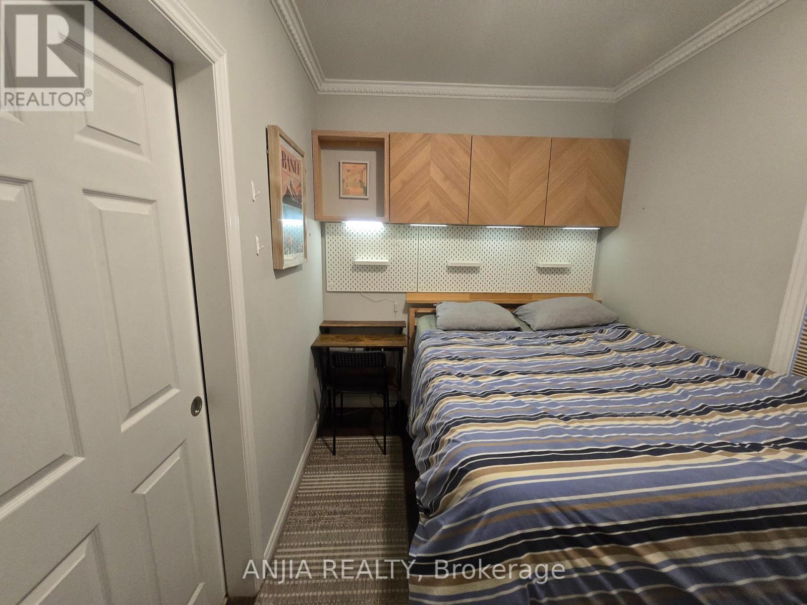 691 Greenwood Avenue Property Photo 12