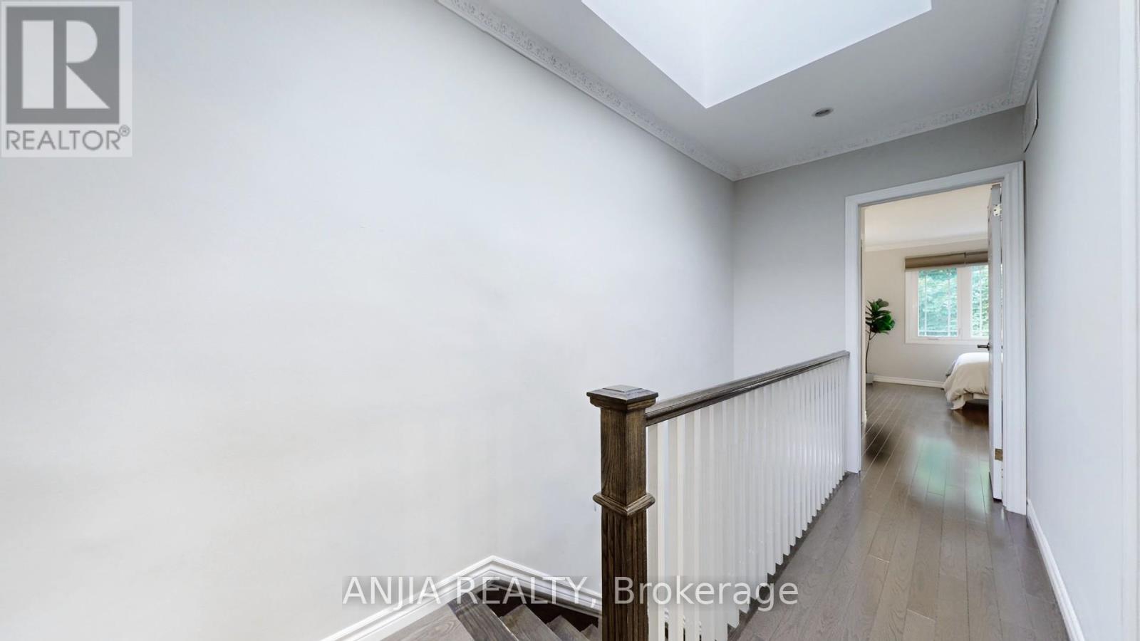 691 Greenwood Avenue Property Photo 15
