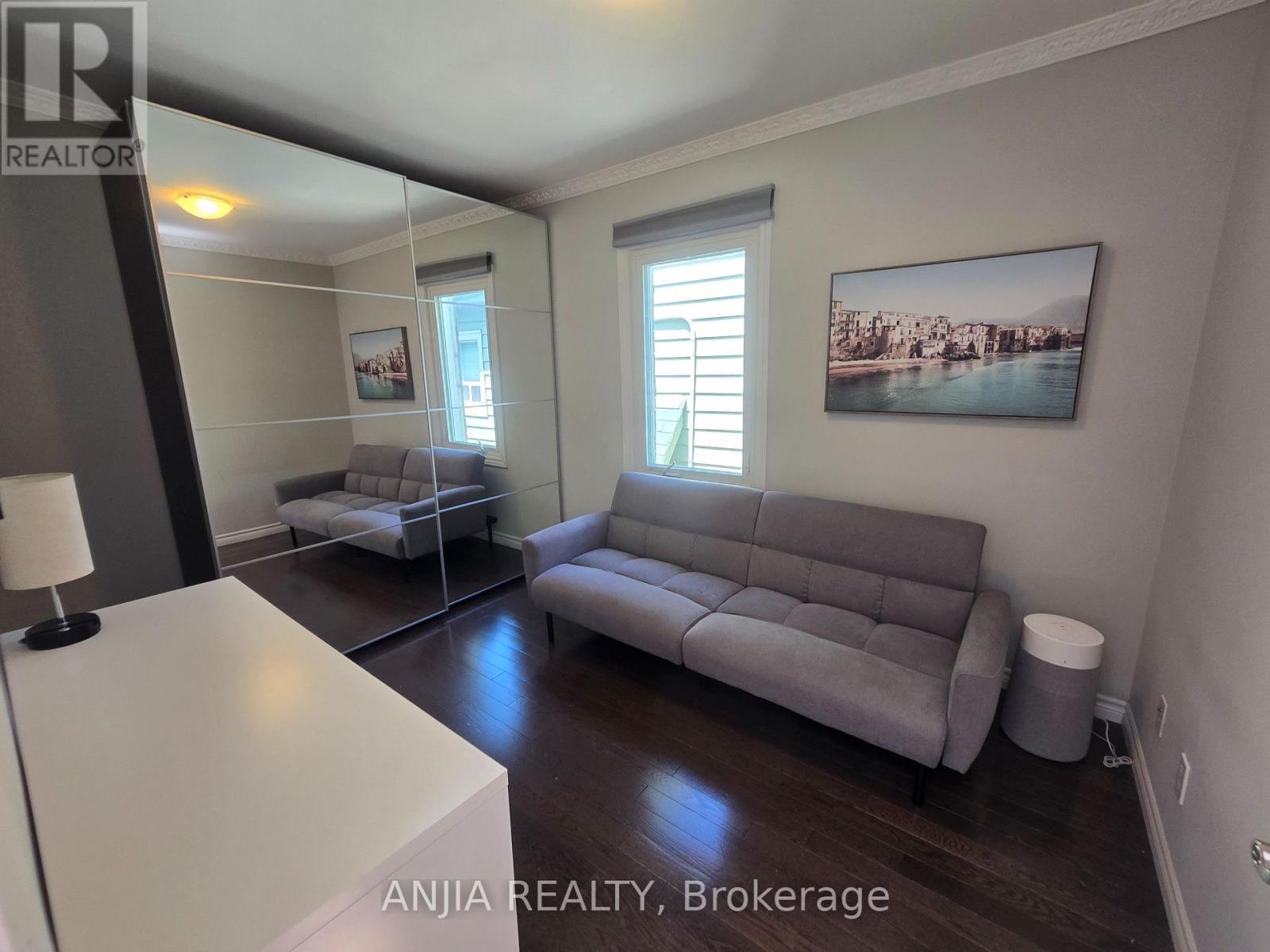 691 Greenwood Avenue Property Photo 17