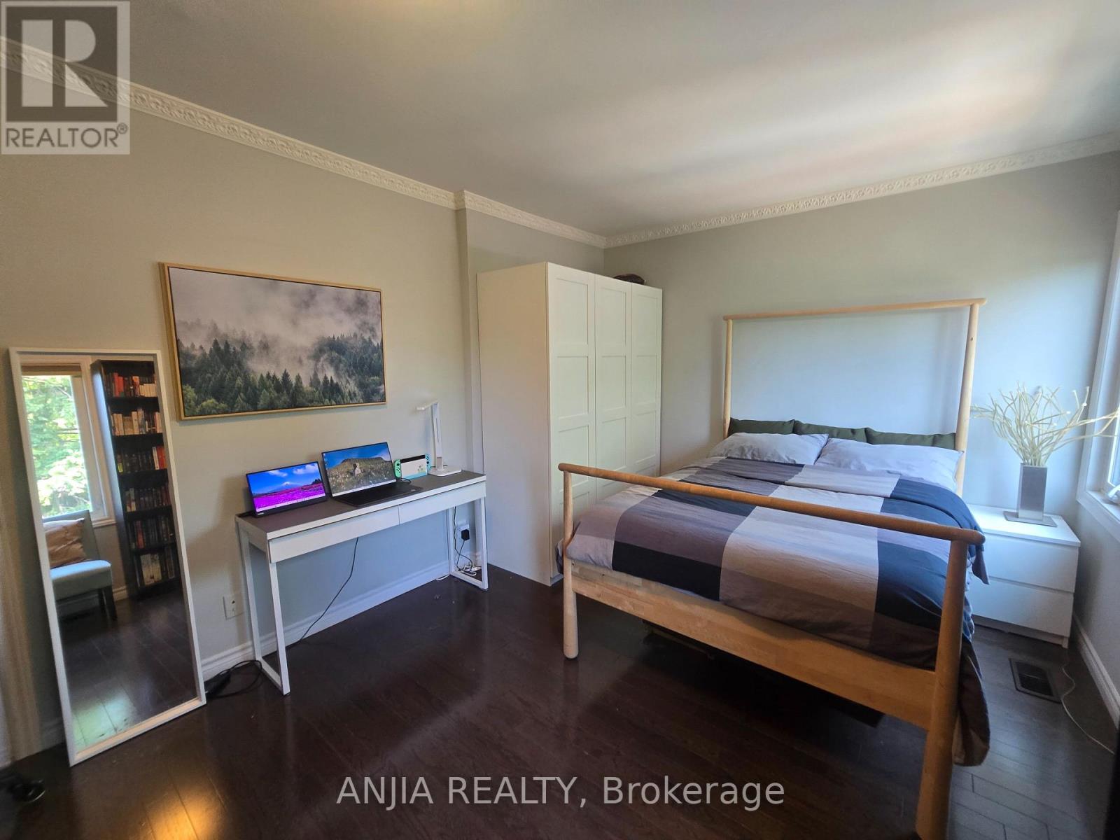 691 Greenwood Avenue Property Photo 19