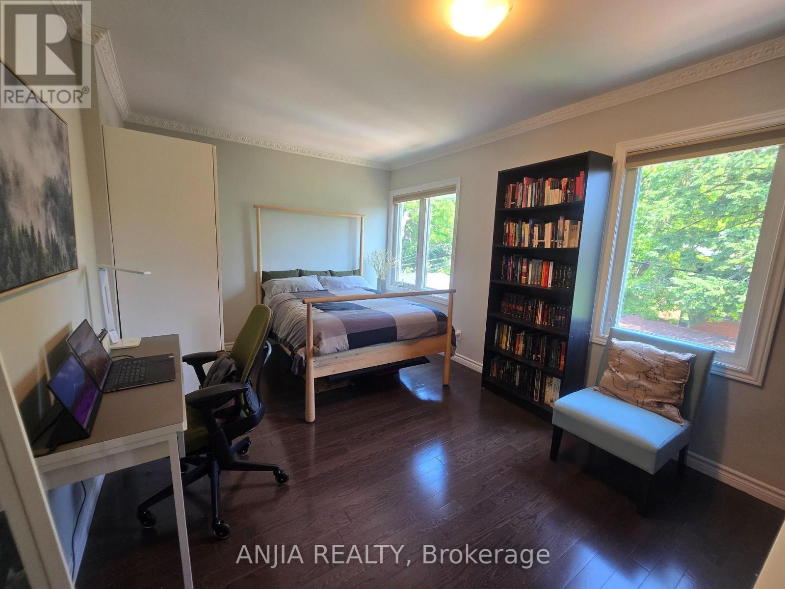 691 Greenwood Avenue Property Photo 20