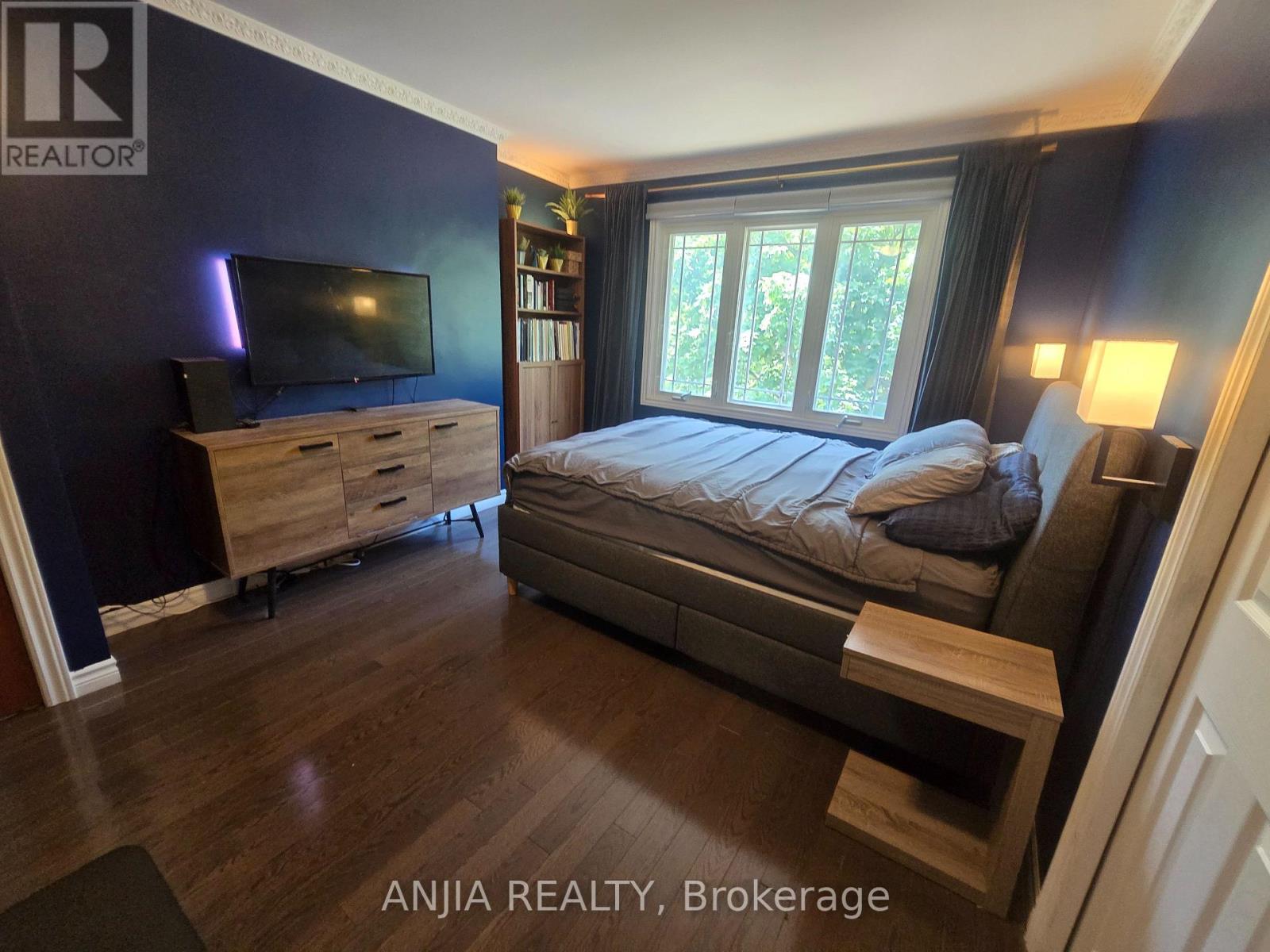 691 Greenwood Avenue Property Photo 21