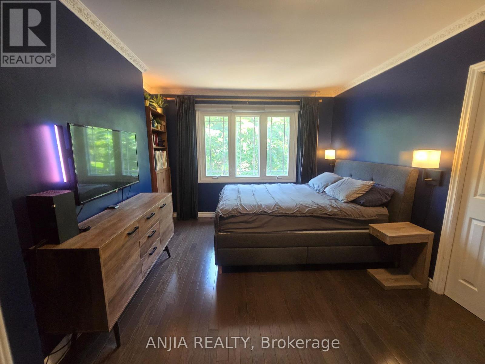 691 Greenwood Avenue Property Photo 22