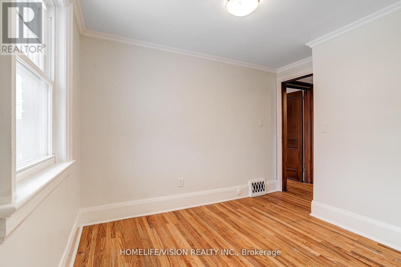 123 Mary Street E Property Photo 18