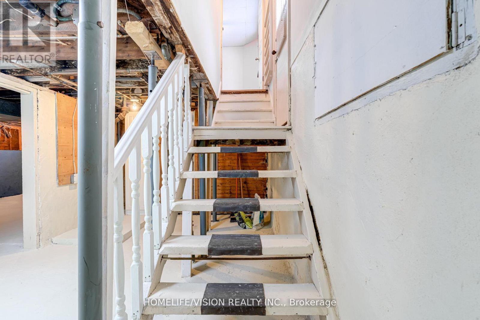 123 Mary Street E Property Photo 22